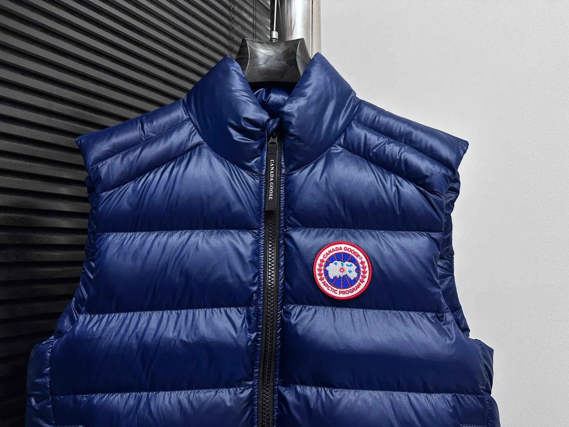 P560 [Canada Goose] CROFTON light down vest R water-repellent treatment Winall windproof fabric 700-fill down capacity Original molding Detailed production The upper body effect is stunning Exclusively available on the Xiaohongshu purchasing platform The highest version on the market Code number: XS-XXL